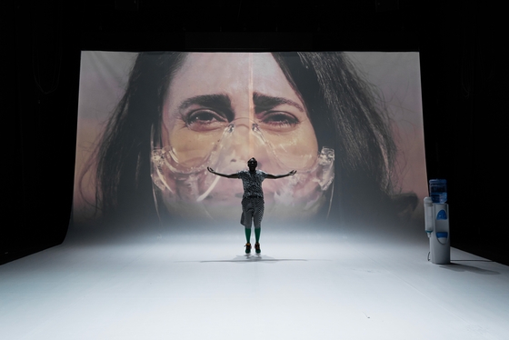 Julian Hetzel | SpAfrica | performance | Corrosia Theater | Almere |